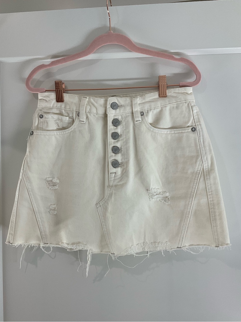 We The Free Distressed Ivory Denim Mini Skirt – Women’s Size 28